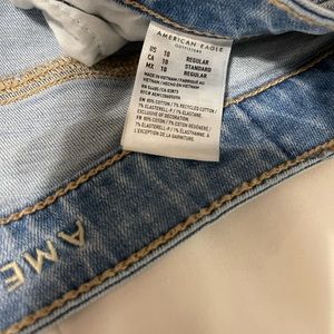 Women’s AE flare/distressed stretch jeans. 10 short. Like new!